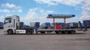 Semi-trailer with lowered platform