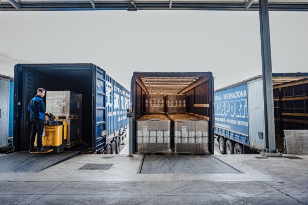 Parco mezzi e Officina - Sud Trasporti