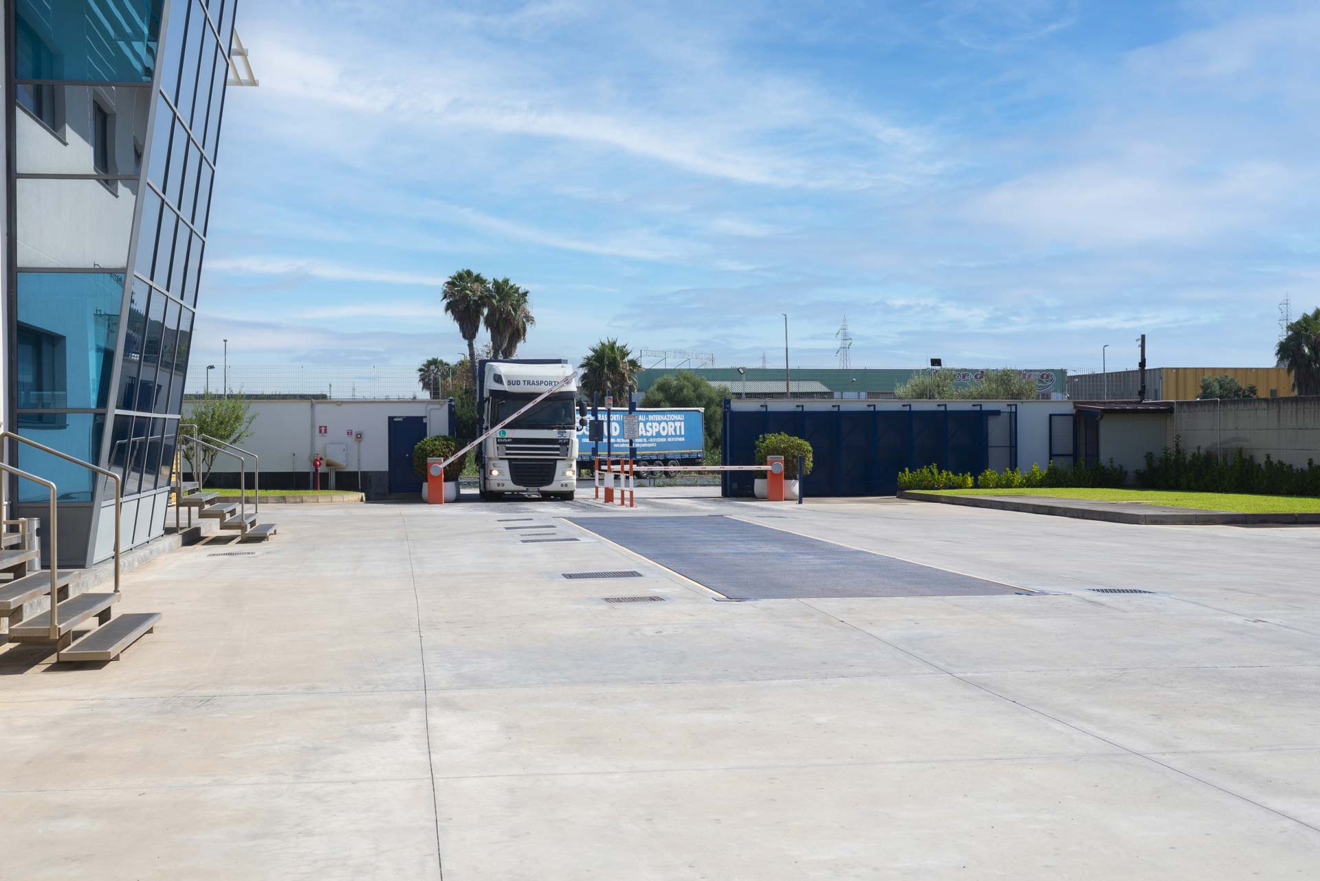 Parco mezzi e Officina - Sud Trasporti