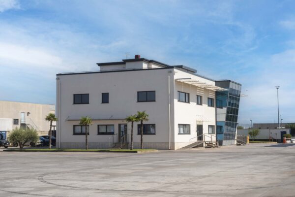 Parco mezzi e Officina - Sud Trasporti